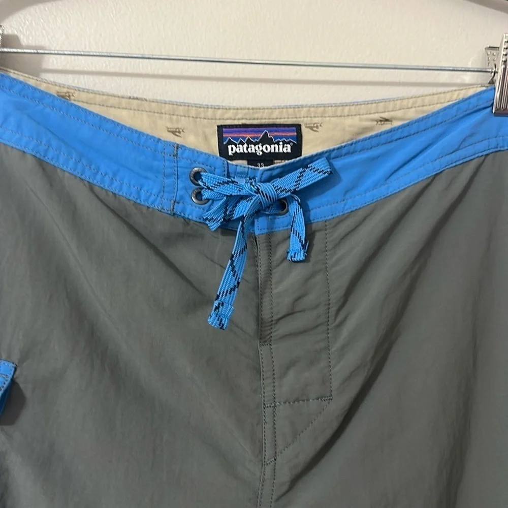 Patagonia Men’s Patch Pocket Wavefarer  Boardshorts 20'' Size 33